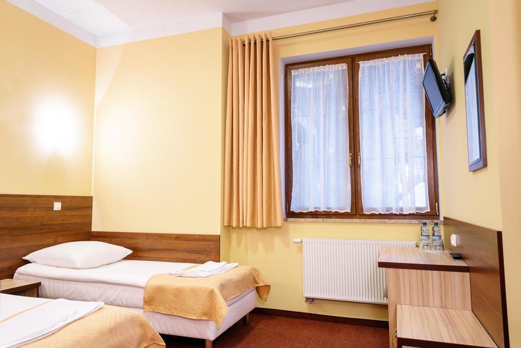Vera Hotel Sulechow Ngoại thất bức ảnh