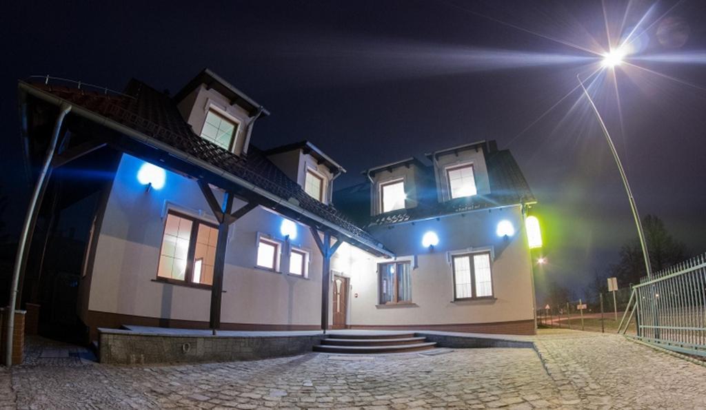 Vera Hotel Sulechow Ngoại thất bức ảnh