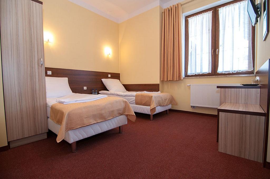 Vera Hotel Sulechow Ngoại thất bức ảnh